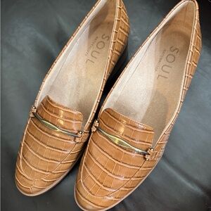 Naturalizer SOUL Tan Crocodile-Embossed Loafers
